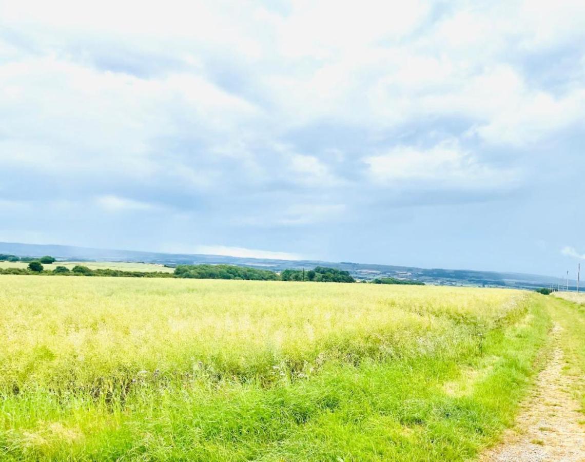 Luxury Farmhouse With Stunning Views And Hot Tub Ebberston 외부 사진