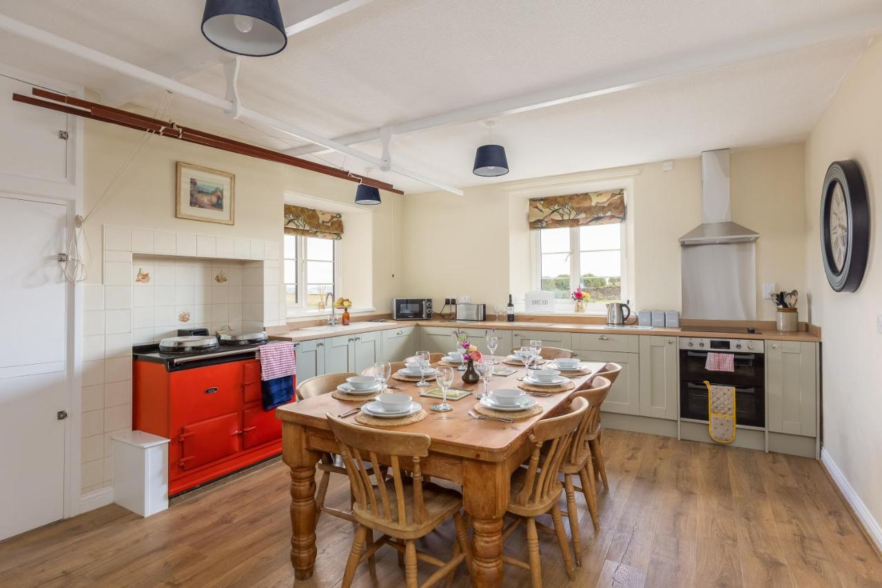 Luxury Farmhouse With Stunning Views And Hot Tub Ebberston 외부 사진