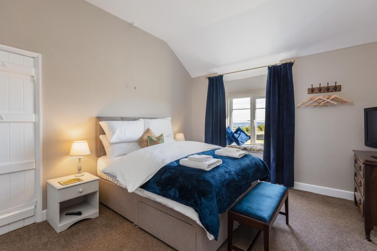 Luxury Farmhouse With Stunning Views And Hot Tub Ebberston 외부 사진