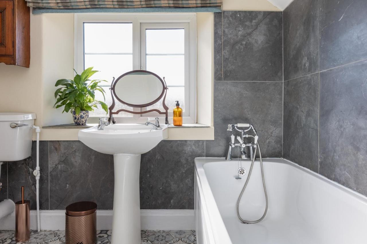 Luxury Farmhouse With Stunning Views And Hot Tub Ebberston 외부 사진