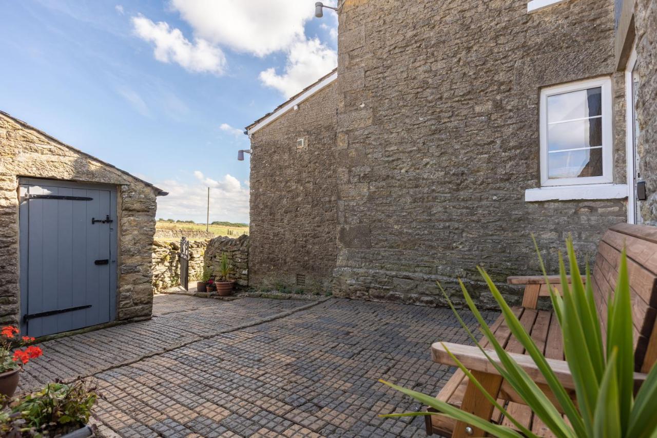 Luxury Farmhouse With Stunning Views And Hot Tub Ebberston 외부 사진